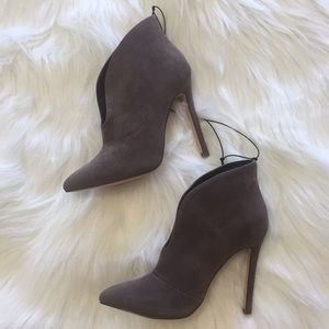 BRAND NEW: Taupe Heel Booties